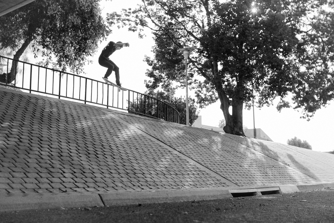 joey-guevara-frontside-feeble-photo-miguel-valle-speedway-skateboarding-magazine-interview